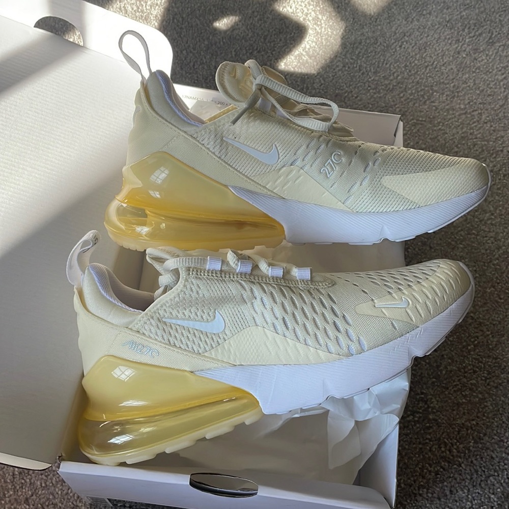 NIKE — NWT women’s air max 270
